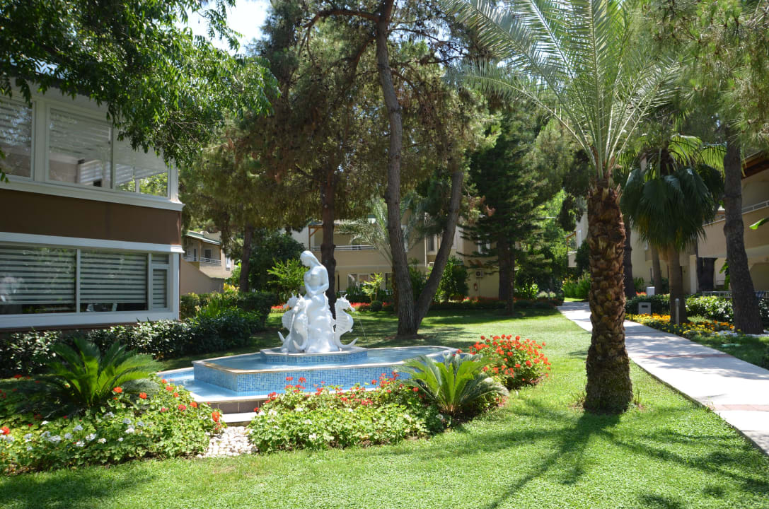 Schöne und saubere Gartenanlage Club Sidelya Hotel