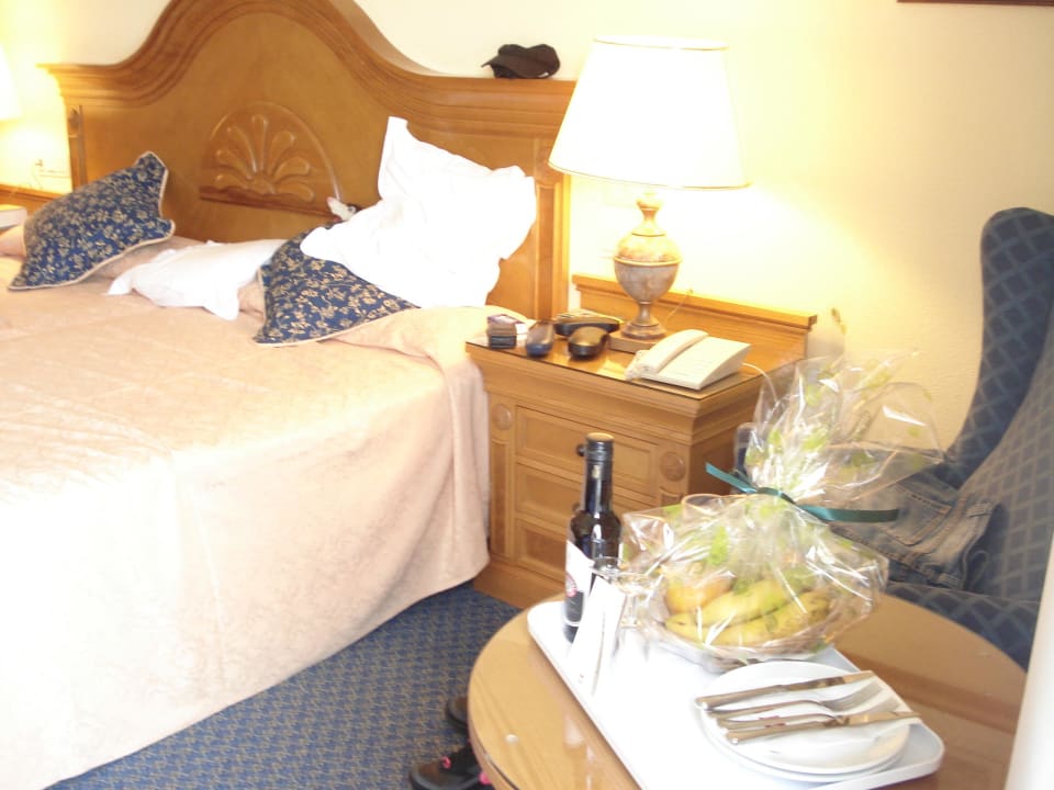 Presentkorb bei Ankunft Hotel Riu Palace Maspalomas Adults Only