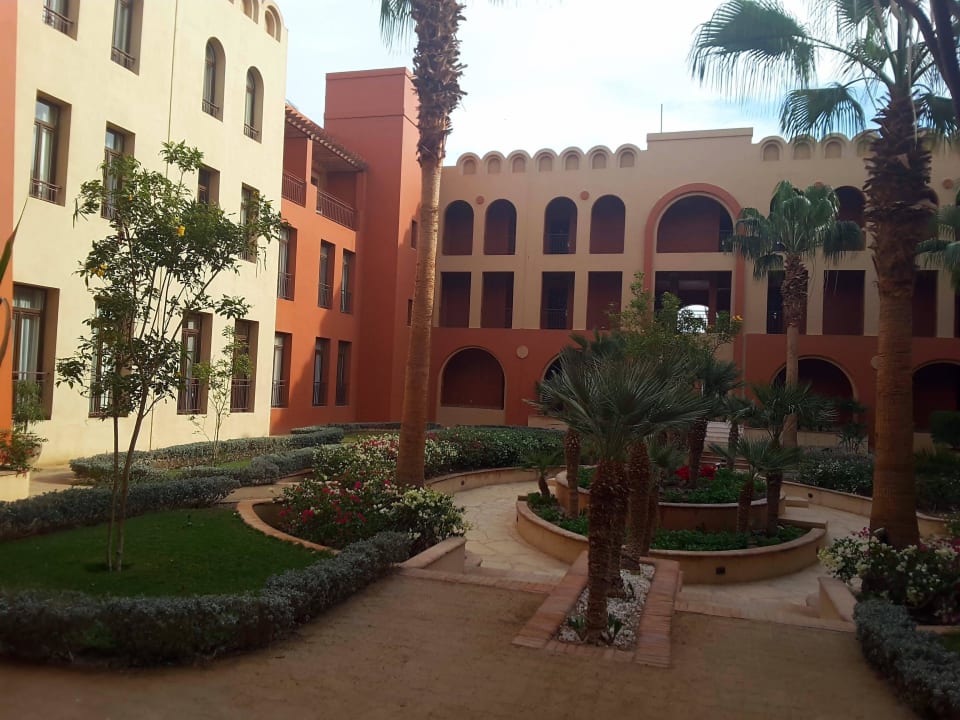 Innenhof Hotel Three Corners Ocean View prestige - Adults only