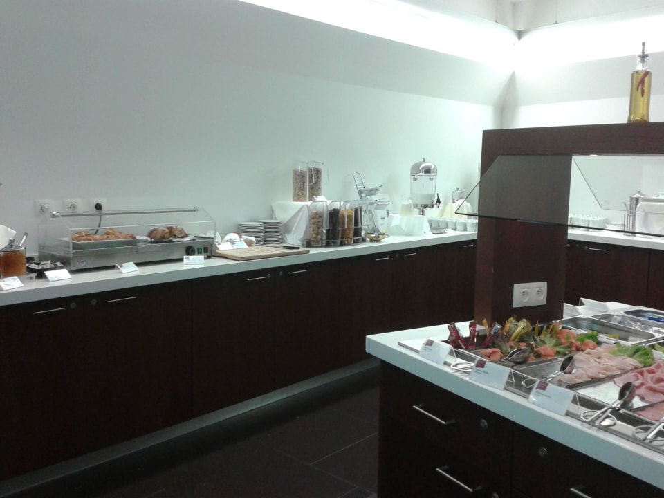 Frühstücksbuffet AC Hotel by Marriott Bratislava Old Town