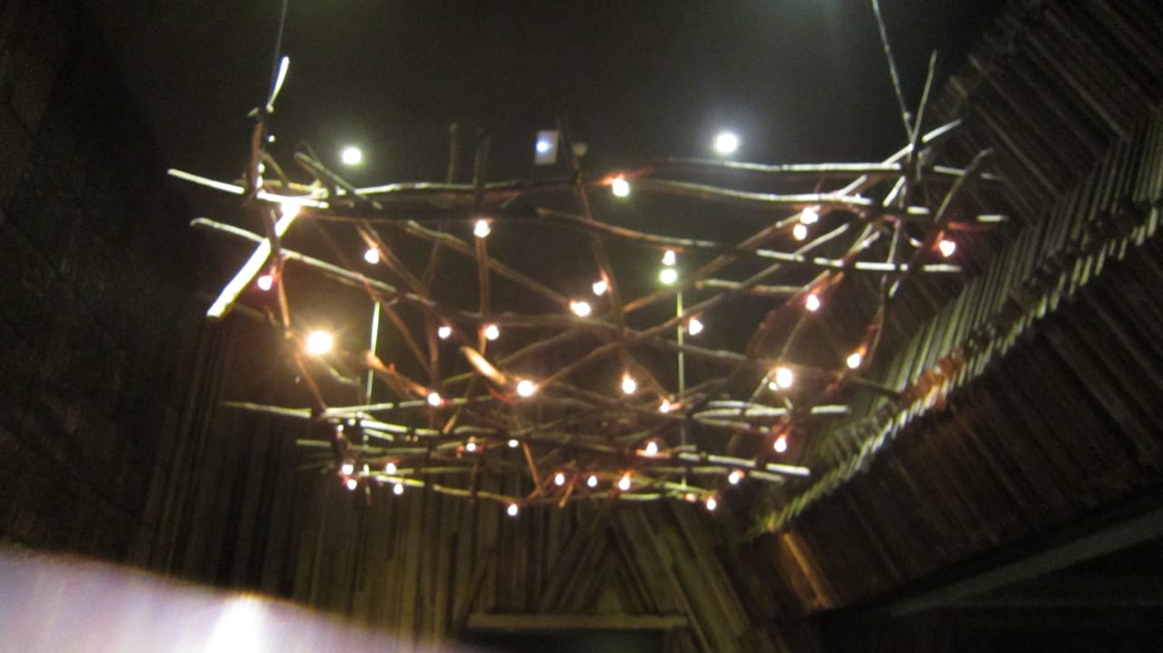 Komische Lampenkonstruktion Lopesan Baobab Resort