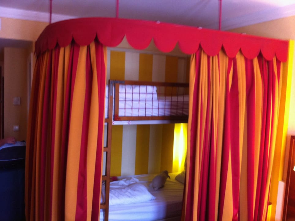 Kinderbetten Grand Magic Hotel