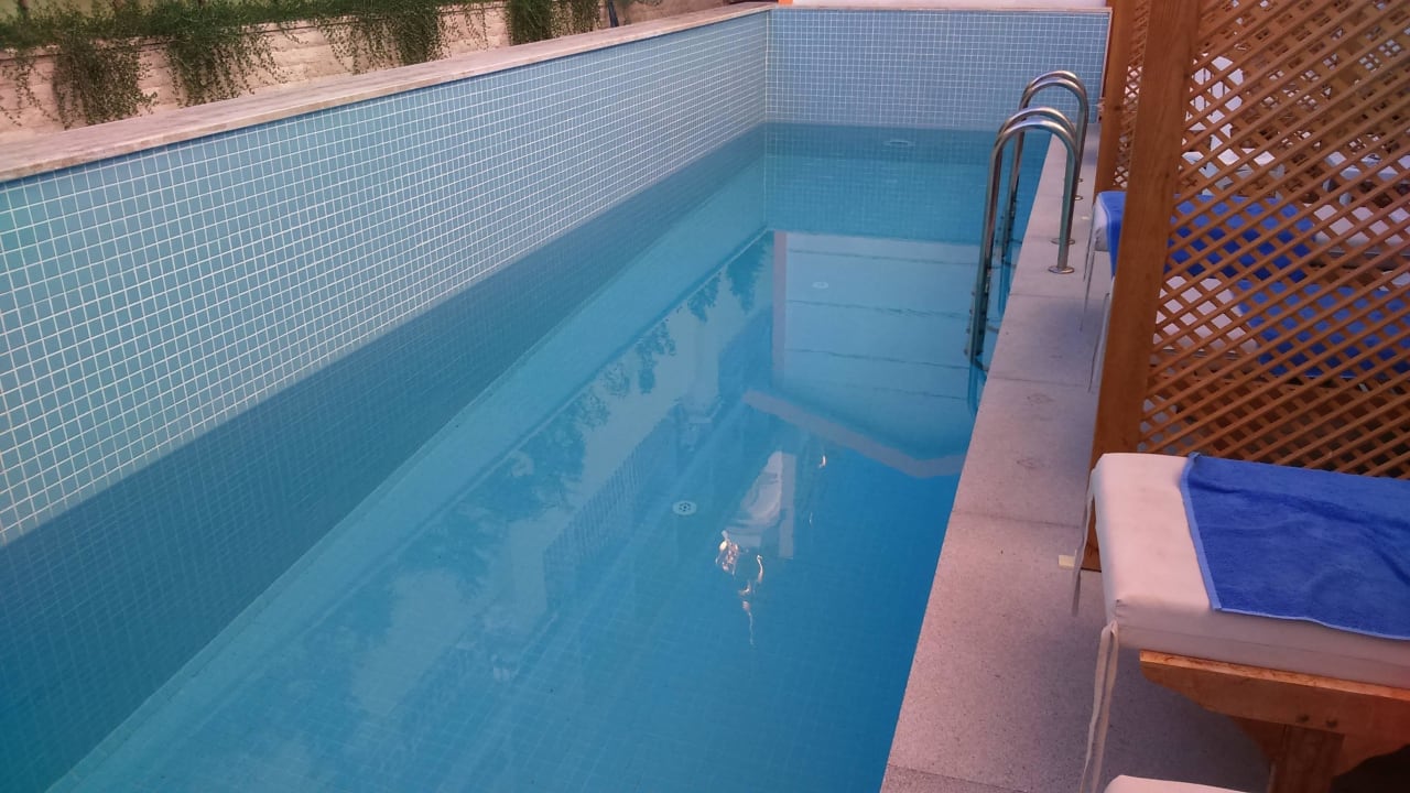 Swim-up Pool Side Royal Palace Hotel & Spa