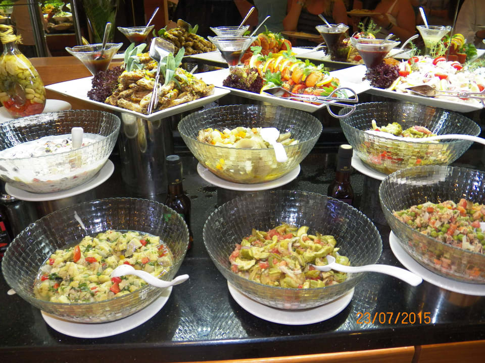 Main Restaurant VONRESORT Golden Coast