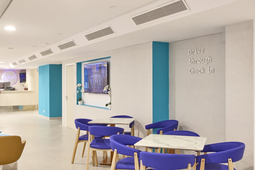 Lobby Ahoi! Urban Beach Hotel