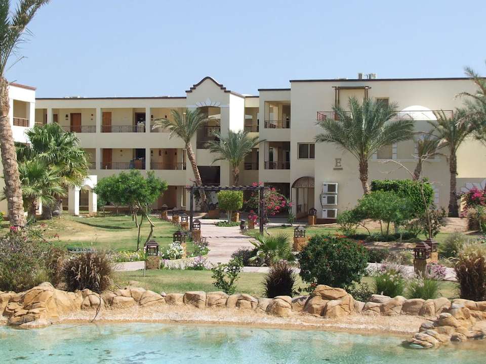 Hotel grounds Regency Plaza Aqua Park & Spa