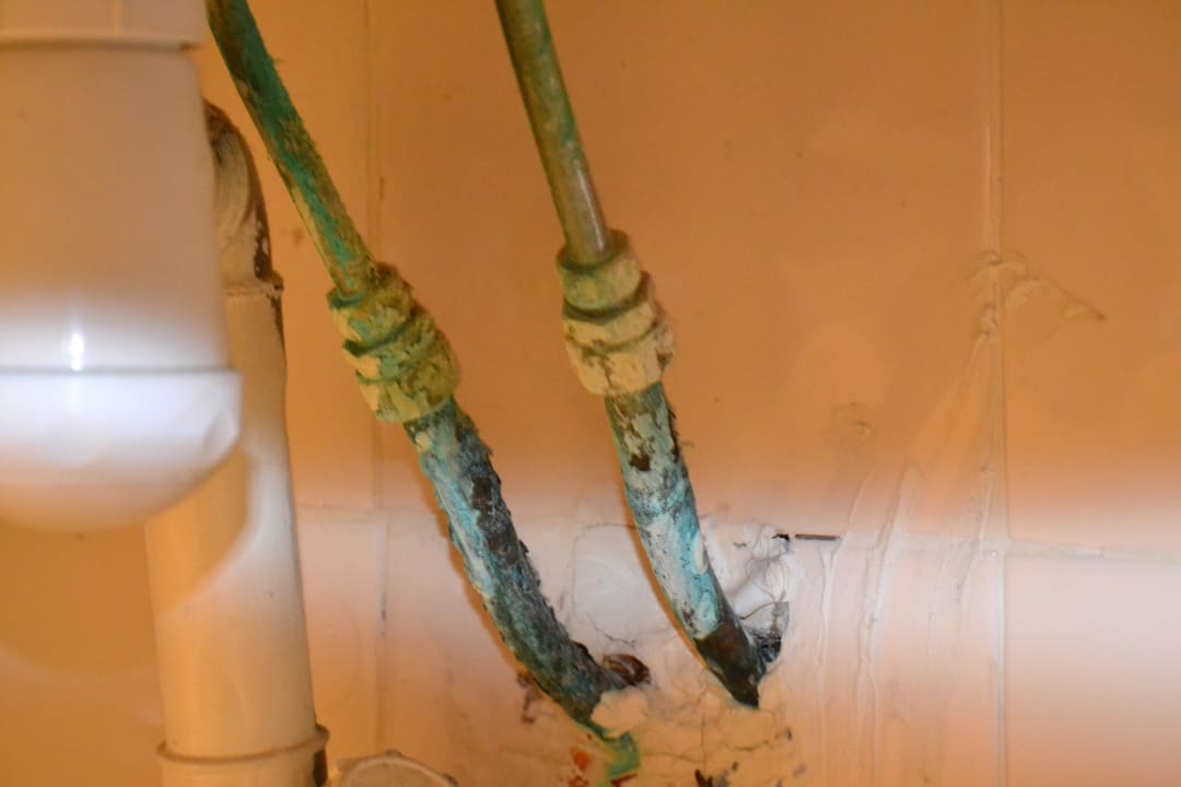 Vorbotene Kupferrohre mit extrem giftigem Grünspan Houda Golf & Beach Club