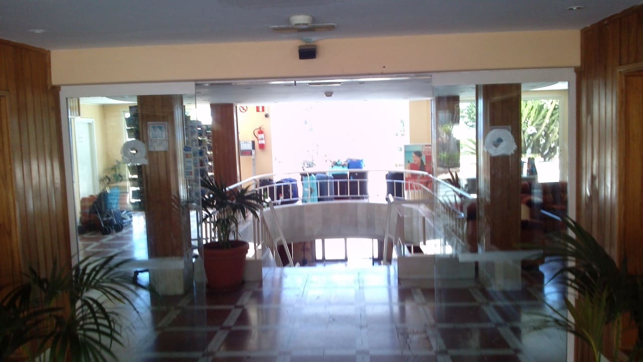 Lobby SBH Monica Beach Resort