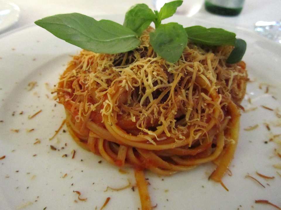 Pasta la Norma mit gebackenem Ricotta TUI Blue Puntamare