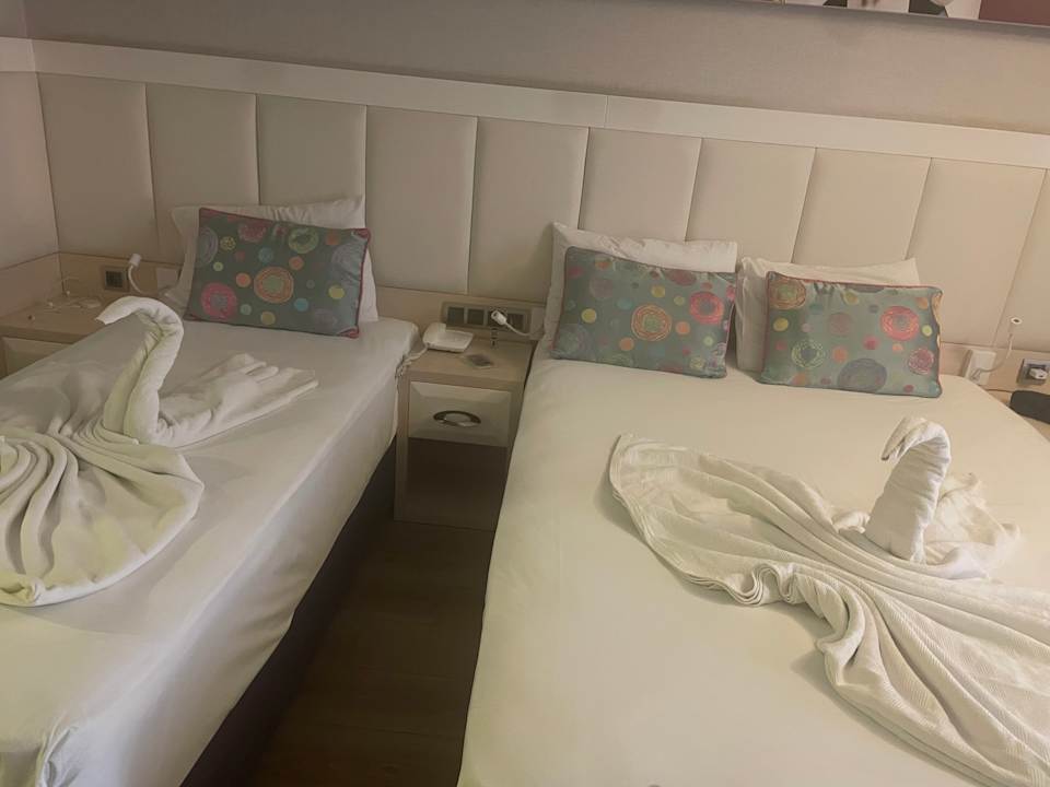 Zimmer Azura Deluxe Resort & Spa Hotel