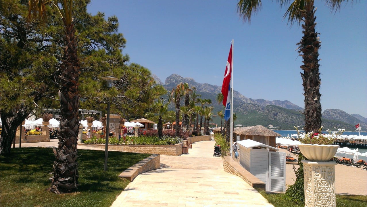 Gehweg zum Strand und Main Pool Nirvana Mediterranean Excellence