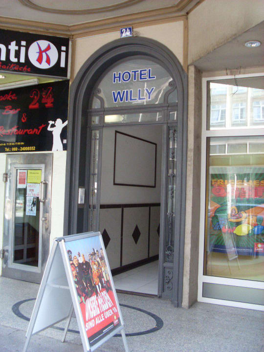 Hoteleingang Willy Hotel Frankfurt
