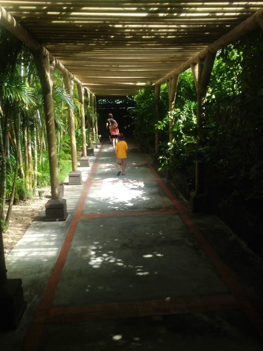 Entrée de l'Hotel Friday Attitude