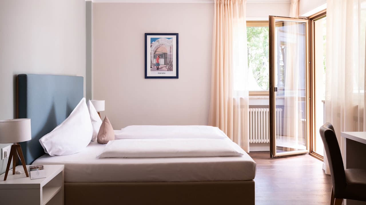 Zimmer Flora Hotel & Suites