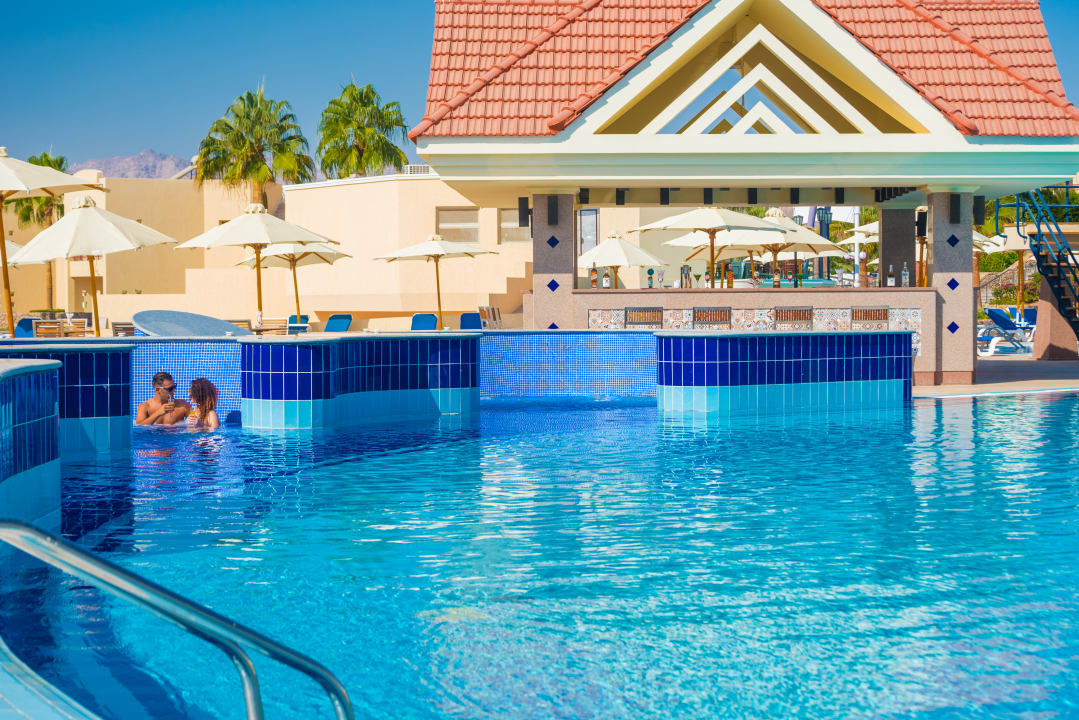 Pool Xperience Kiroseiz Parkland Resort