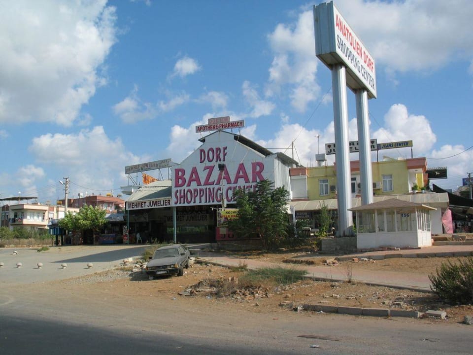 Eingang des Dorf-Basar Selectum Family Resort Side