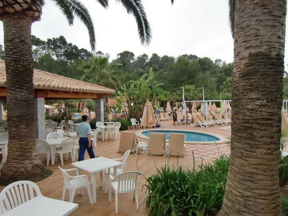 Kinderpool links Hauptpool Flipflop Cala Romantica