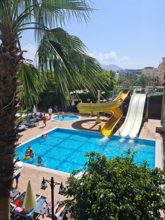 Pool Telatiye Resort