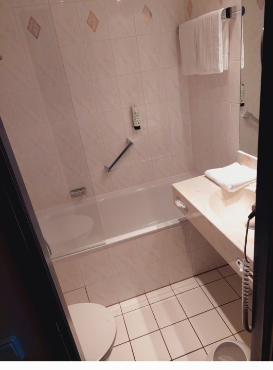 Zimmer AMEDIA Hotel Dresden Elbpromenade