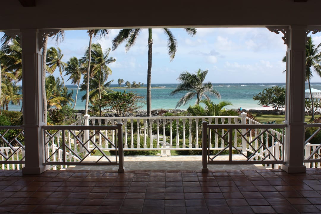 Blick auf Garten und Meer Villa Serena