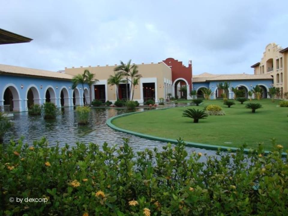 Blick von der Lobby Richtung Haus 2 Iberostar Waves Bahia