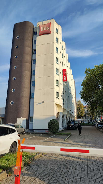 Außenansicht B&B Hotel Bochum Hbf-Süd