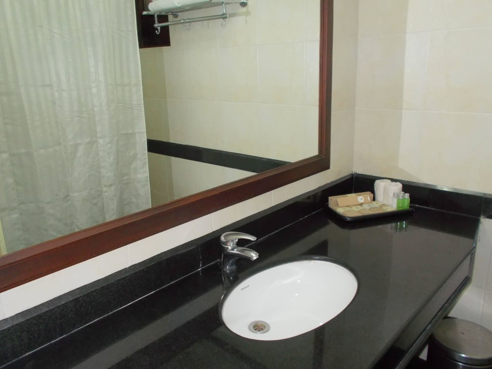 Einfaches Bad Hotel Lakesong Resort