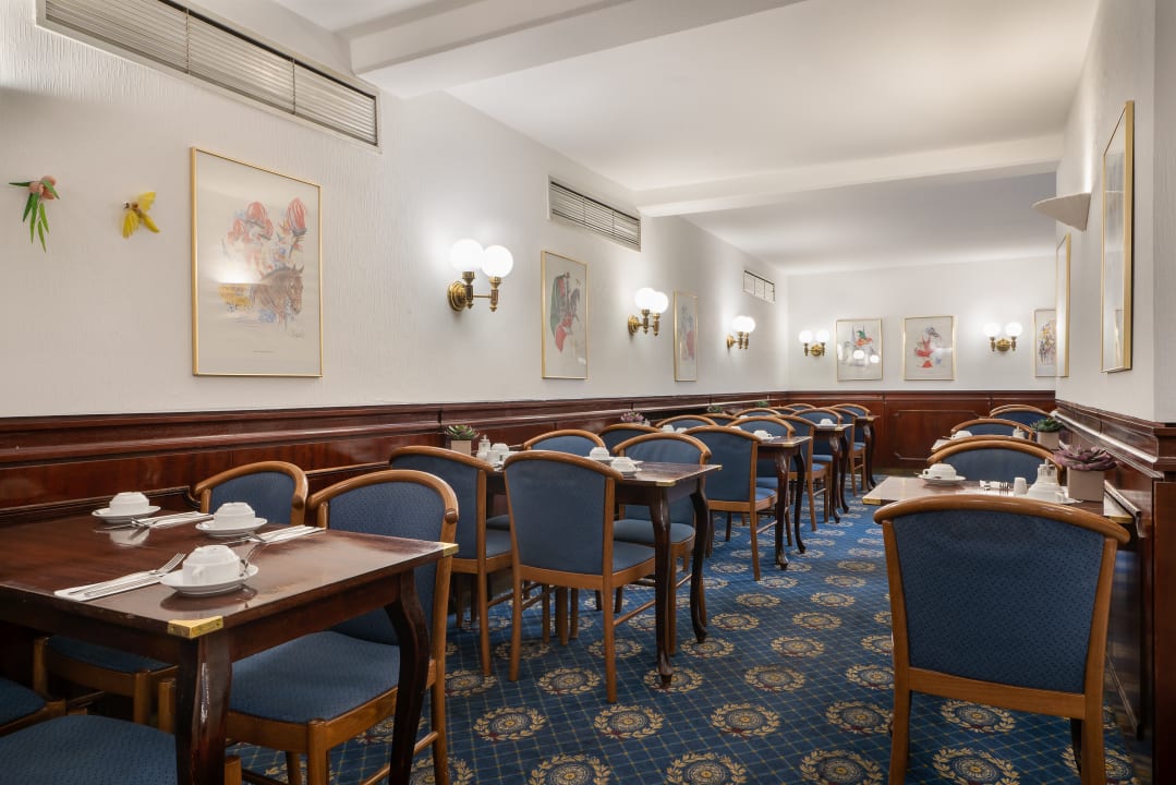 Lobby Hotel Leonet
