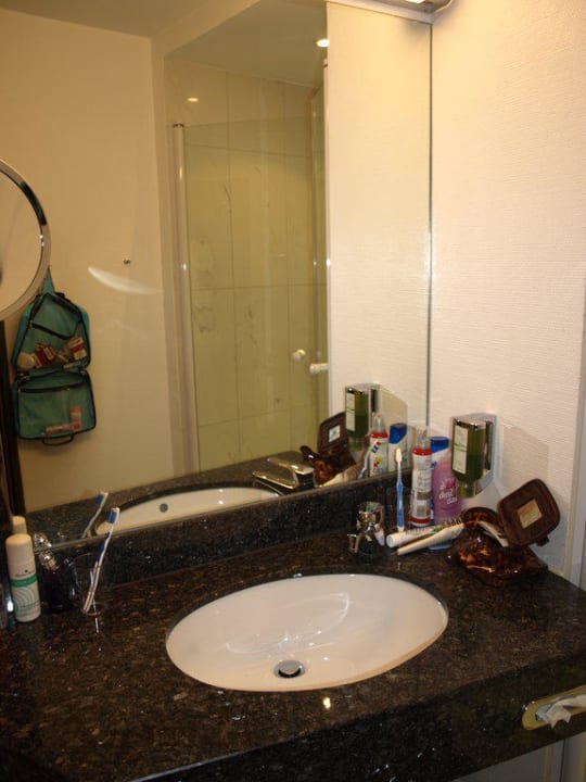 Bad im Doppelzimmer Alm- & Wellnesshotel Alpenhof