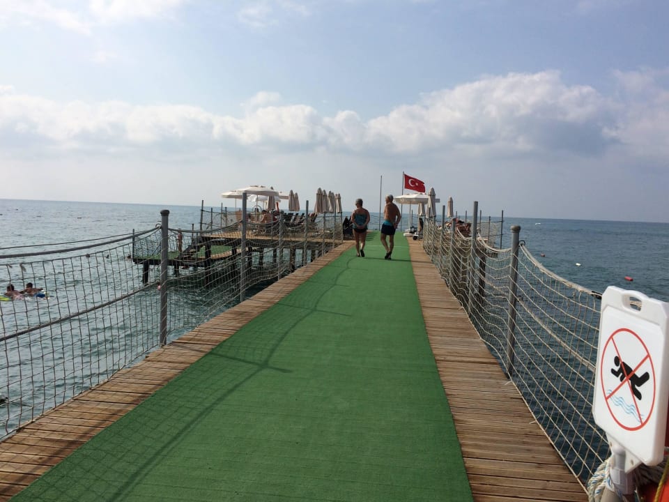 Badesteg am Strand  Belek Beach Resort Hotel