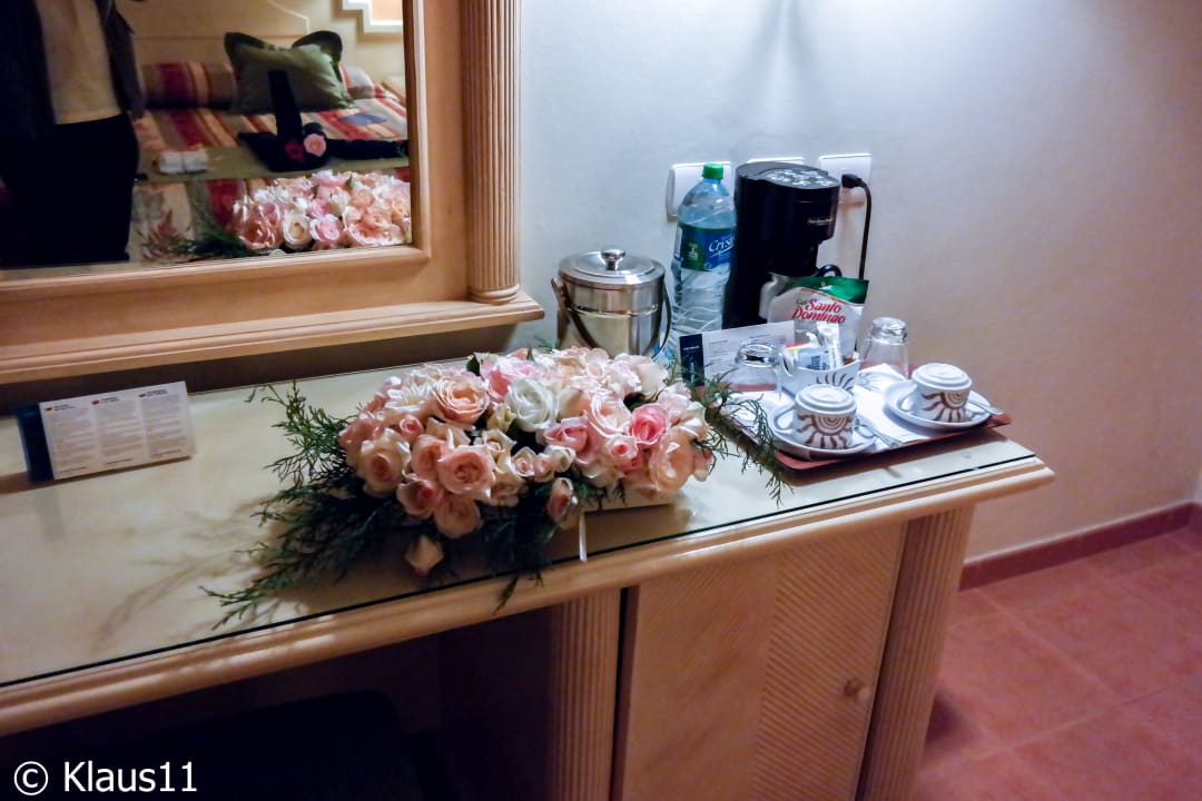 Blu­men­bou­quet bei Anreise Bahia Principe Grand El Portillo