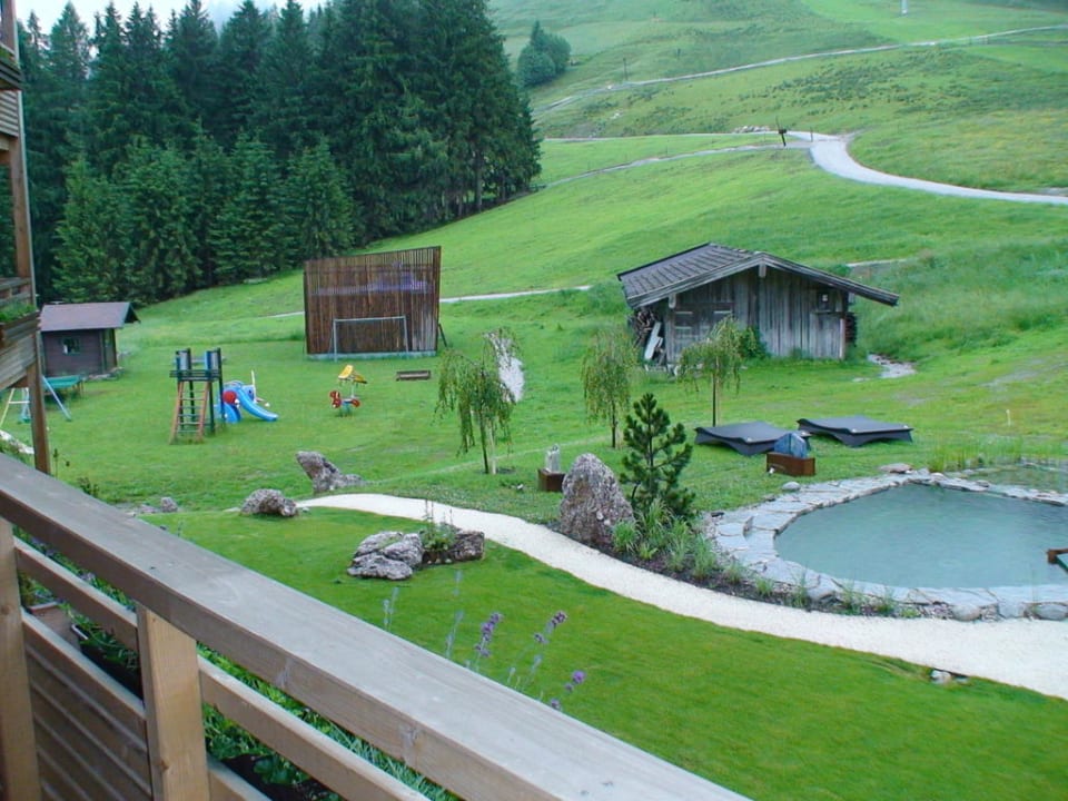 Ausblick vom Balkon Holzhotel Forsthofalm