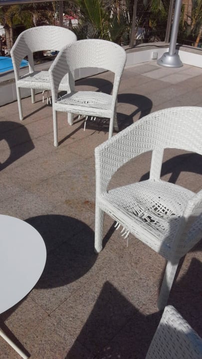 Stühle im Aussenbereich_2 Landmar Playa La Arena
