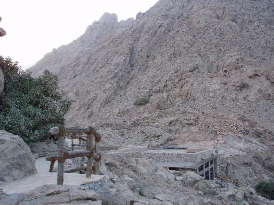 Erlebnisrestaurant hoch oben am Berg Six Senses Spa At Zighy Bay