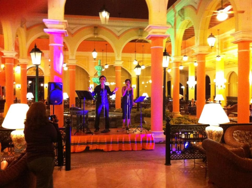 Live Musik in der Eingangshalle Hotel Riu Tequila
