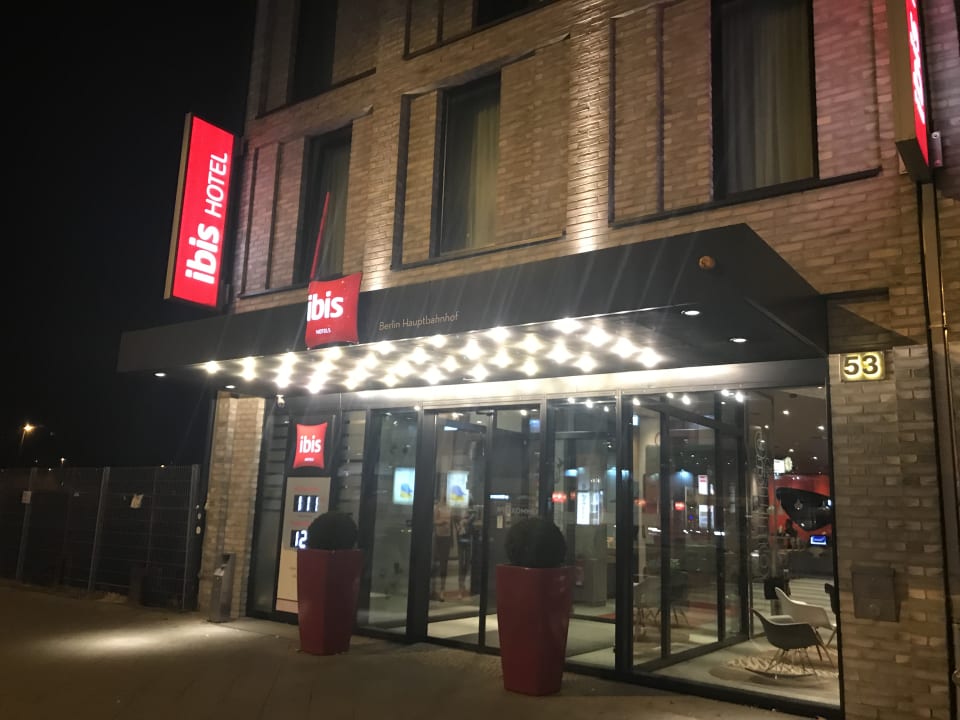 Außenansicht ibis Berlin Hauptbahnhof