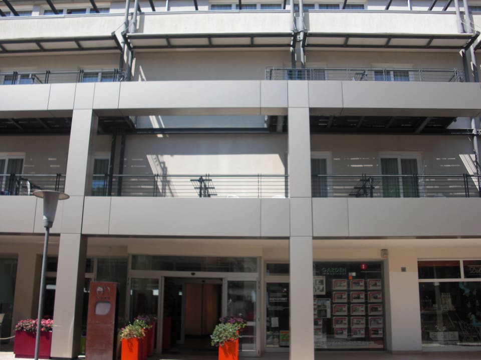 Hoteleingang Eden Hotel