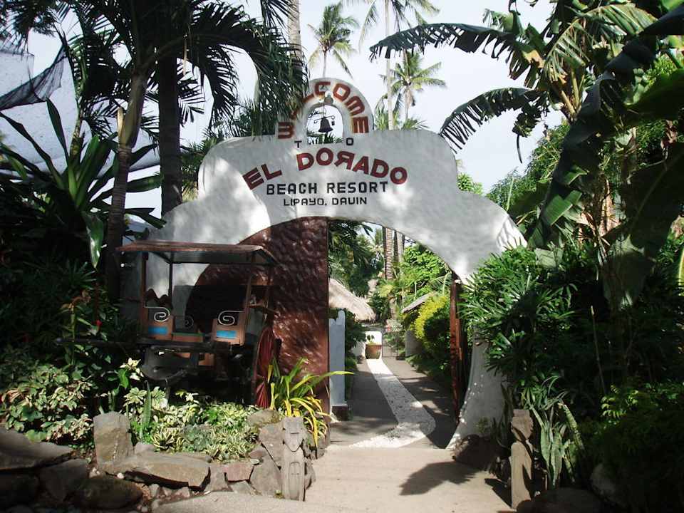 Eingang zum Resort Hotel El Dorado Beach Resort