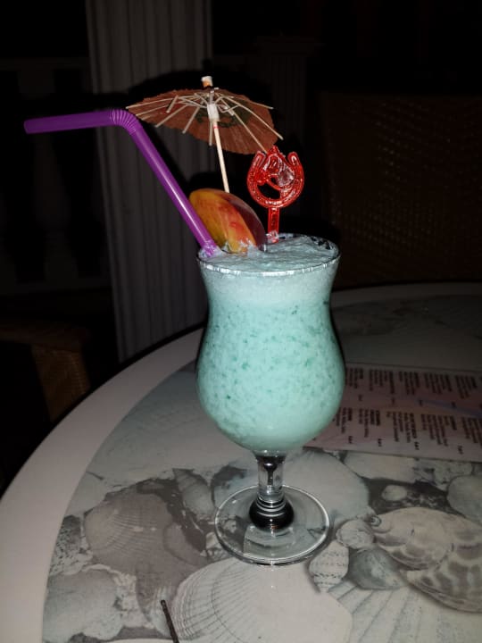 Lecker Cocktail Hotel Defne Garden