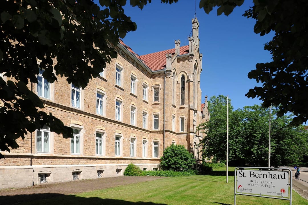 Außenansicht Bildungshaus St. Bernhard
