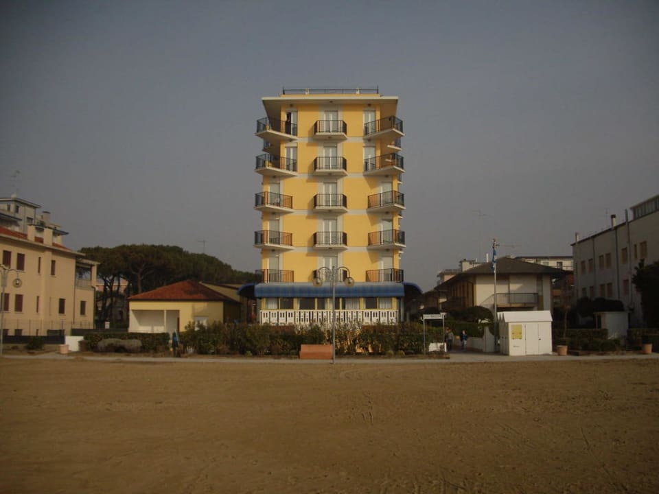 Ansicht vom Strand Hotel Mondial