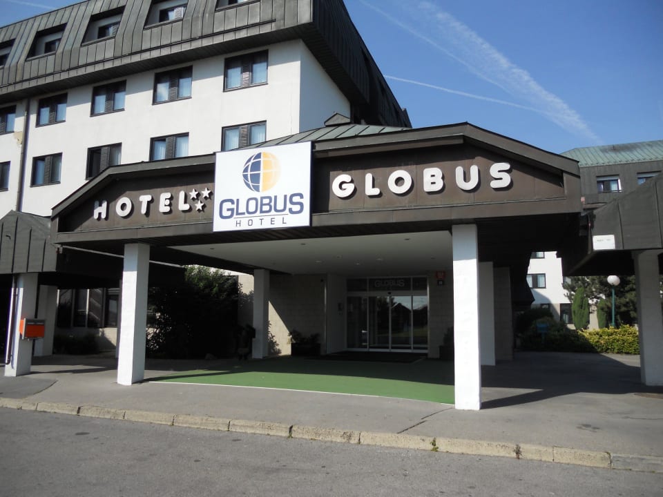 Eingangsbereich Hotel Globus
