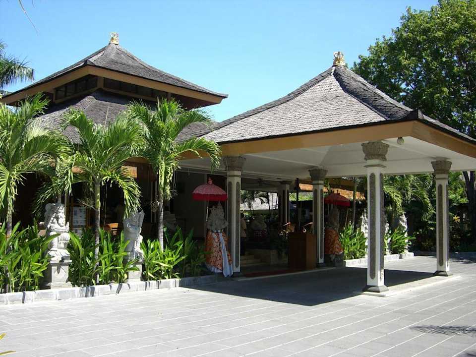 Eingangsbereich Bali Mandira Beach Resort & Spa