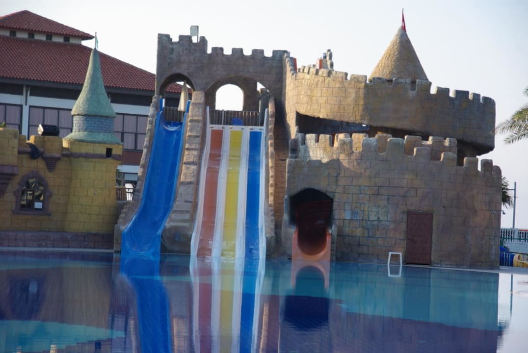 Wasserrutsche früh morgens TUI BLUE Palm Garden