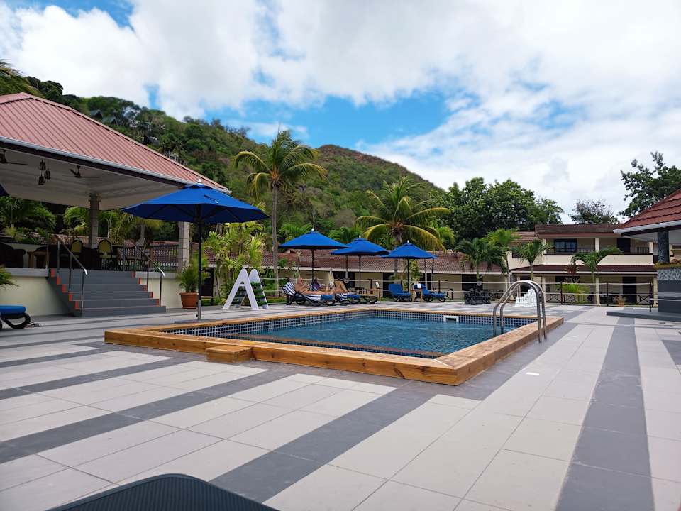Pool Berjaya Praslin Resort