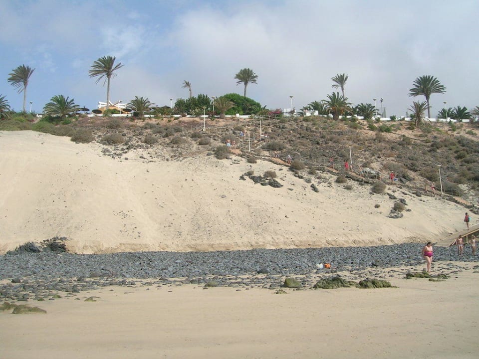 Blick vom Strand zum Hotel SBH Club Paraiso Playa