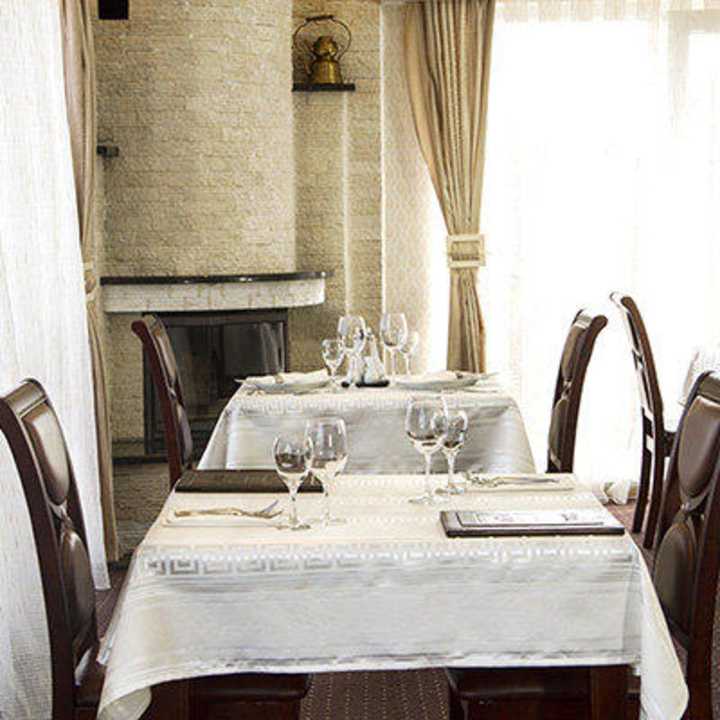 Restaurant LaFamilia Residence