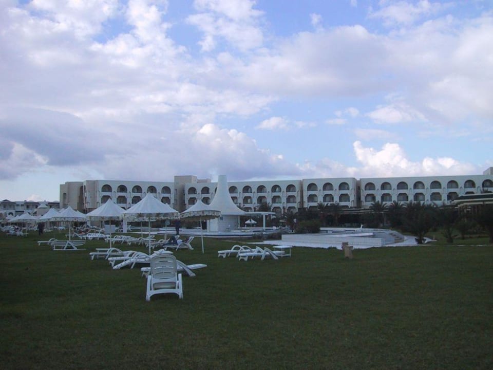 Liegewiese Iberostar Waves Averroes