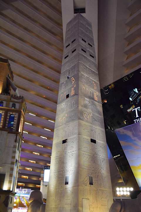 Lobby Luxor Hotel & Casino