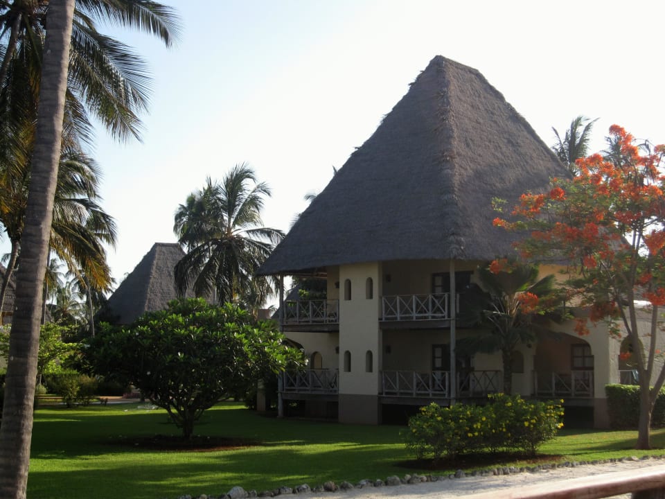 Hotel besteht aus einzelnen Häusern Neptune Pwani Beach Resort & Spa